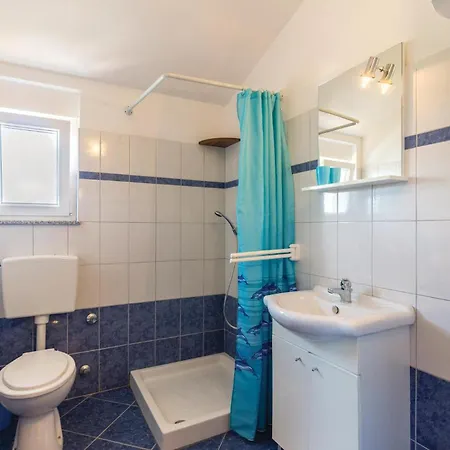 Amazing Home In Banjole בית נופש באניולה